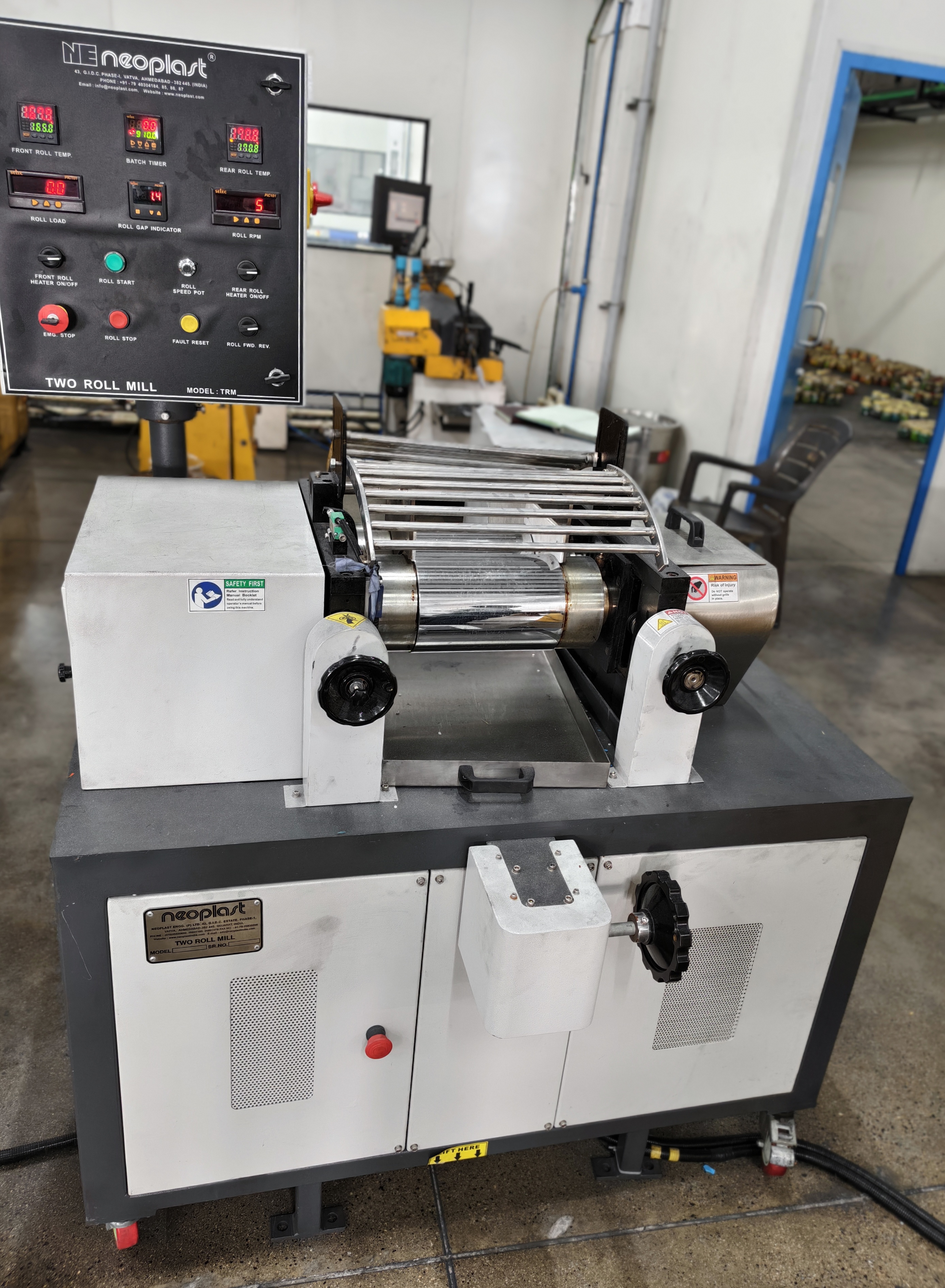 Two Roll Mill - Neoplast